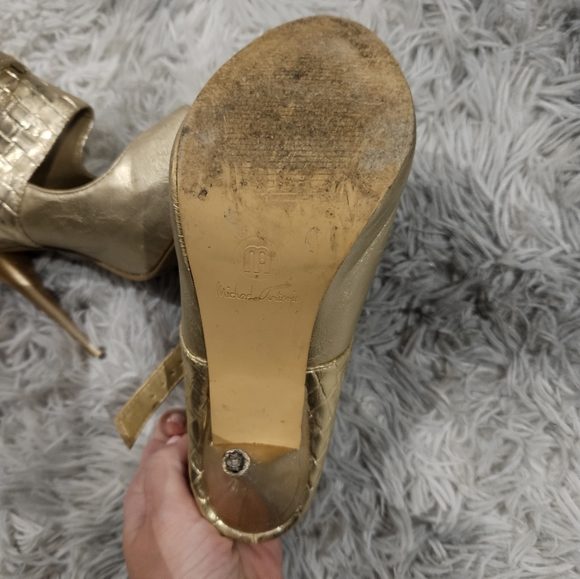 Gold leather sandals - Picture 7 of 9